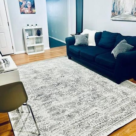 Entire 2-Bed Private Apt - Ewr/Nyc/Outlet Mall Newark Bagian luar foto