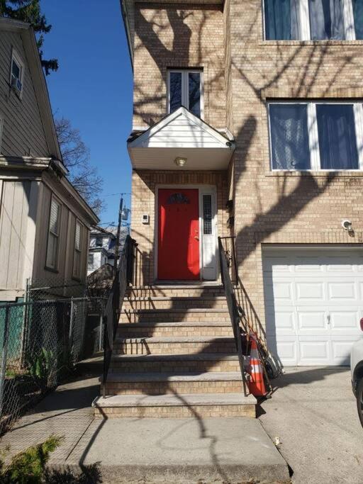 Entire 2-Bed Private Apt - Ewr/Nyc/Outlet Mall Newark Bagian luar foto