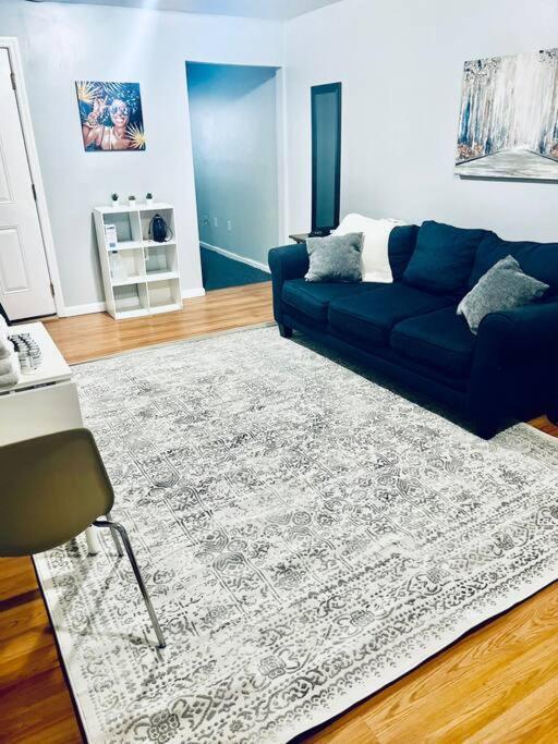 Entire 2-Bed Private Apt - Ewr/Nyc/Outlet Mall Newark Bagian luar foto