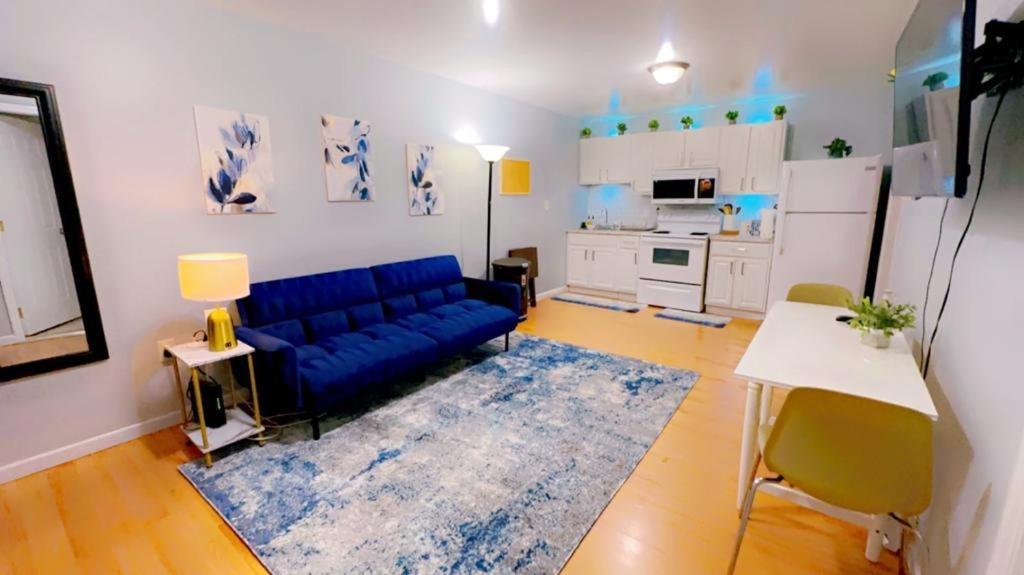 Entire 2-Bed Private Apt - Ewr/Nyc/Outlet Mall Newark Bagian luar foto